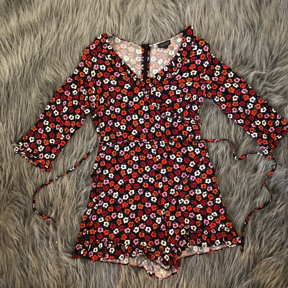 TOPSHOP floral romper🌸
